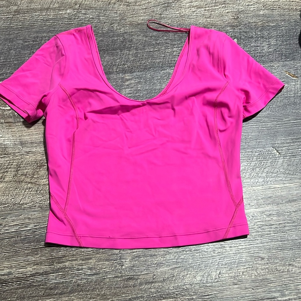 lululemon size 4 align tee